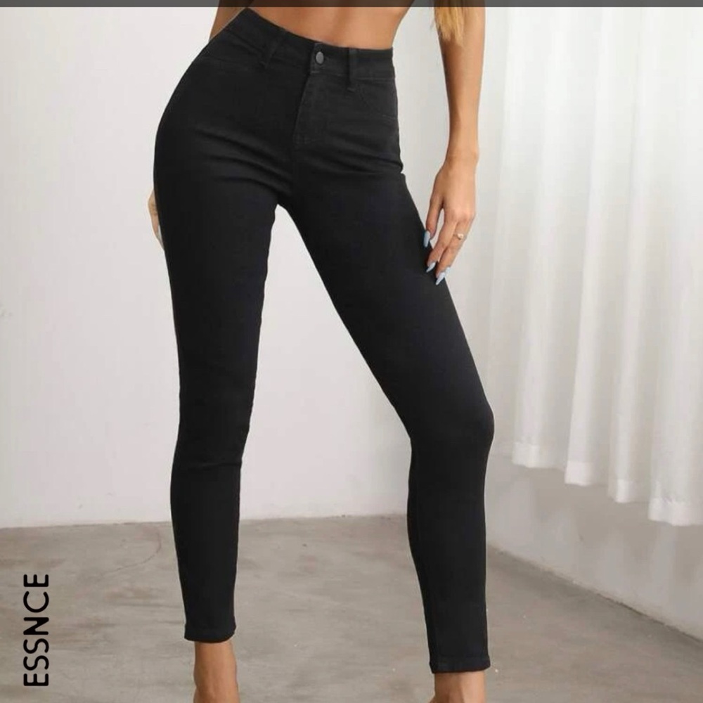 Women's Black Skinny Jeans